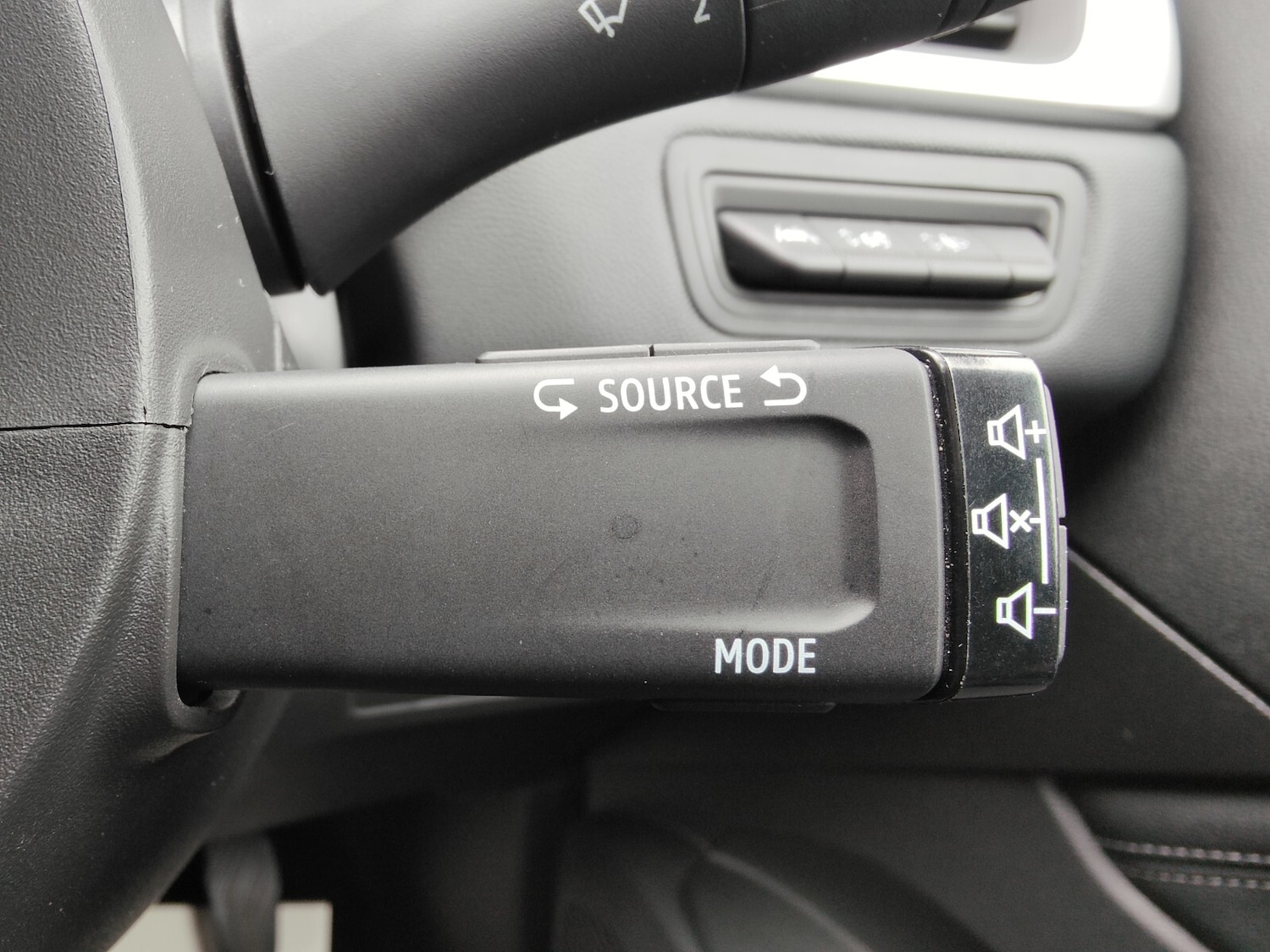 Used Renault Captur 2023 for sale - 77461730: Photo 17