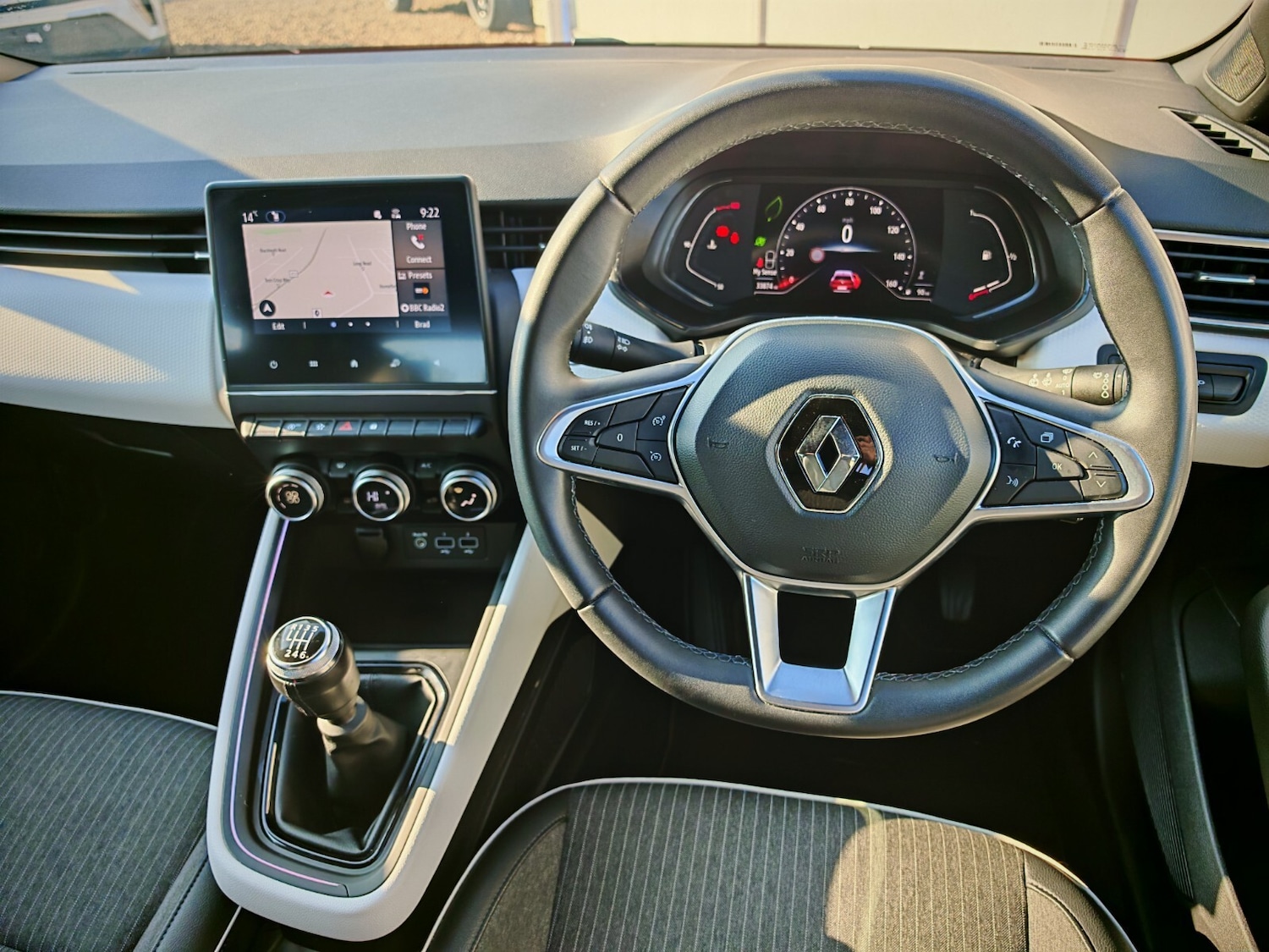 Used Renault Clio 2022 for sale - 76870809: Photo 11