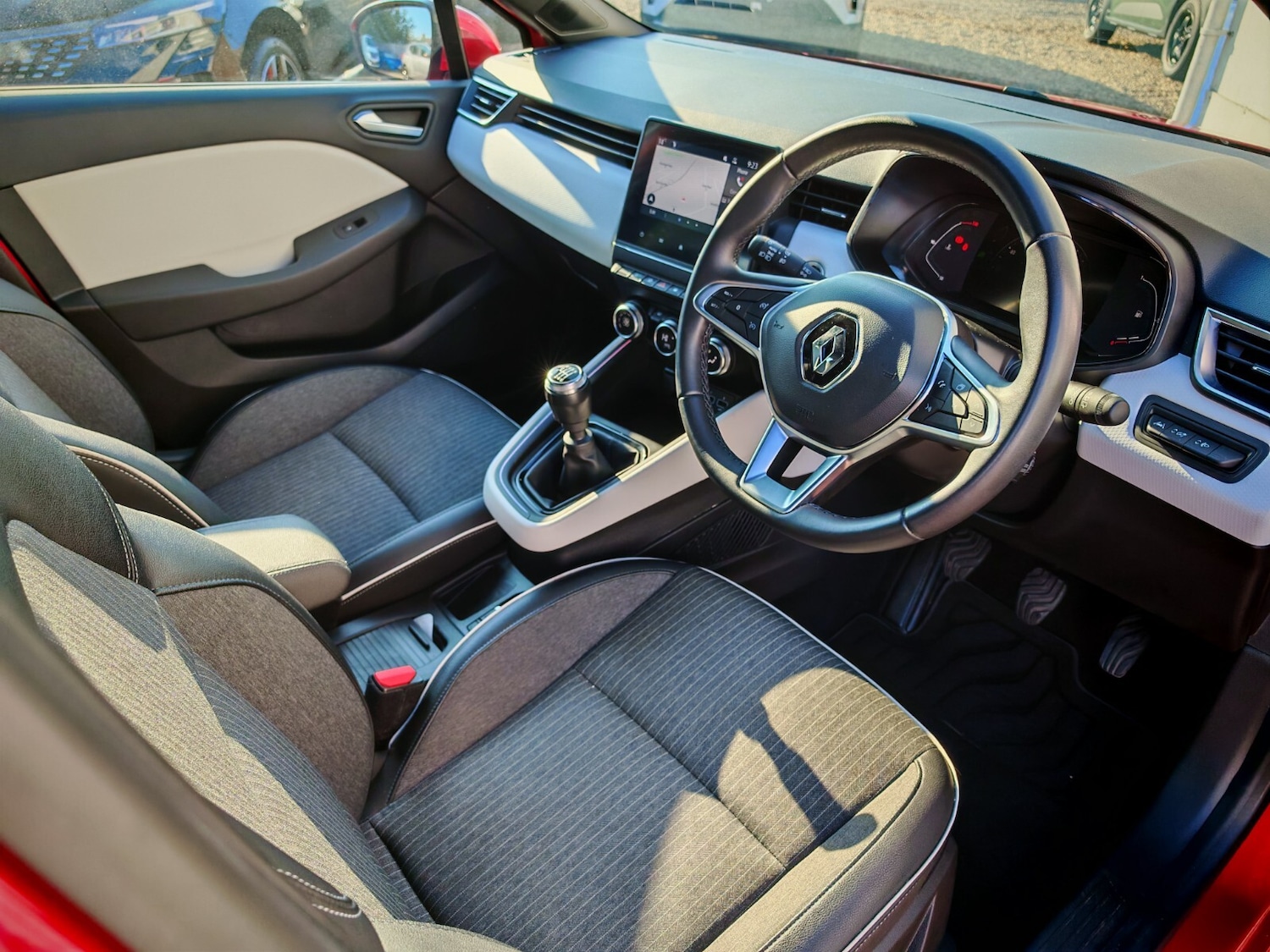 Used Renault Clio 2022 for sale - 76870809: Photo 15