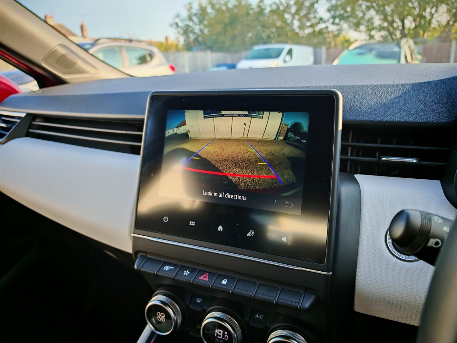 Used Renault Clio 2022 for sale - 76870809: Photo 21