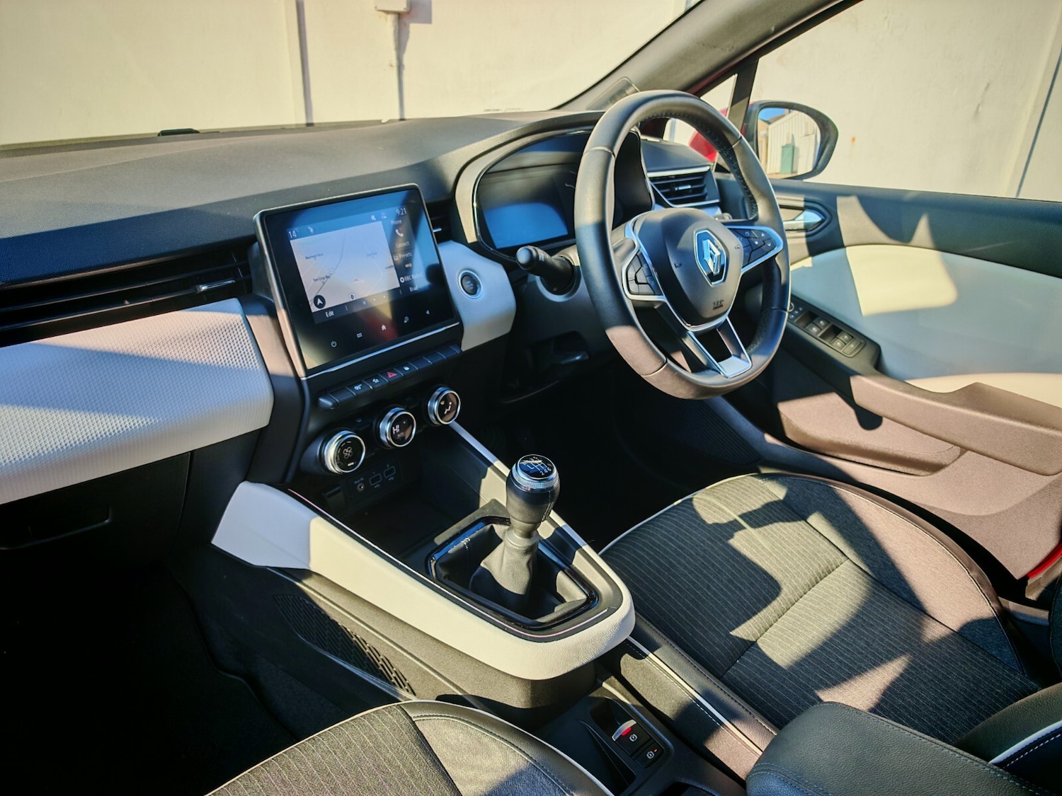 Used Renault Clio 2022 for sale - 76870809: Photo 7