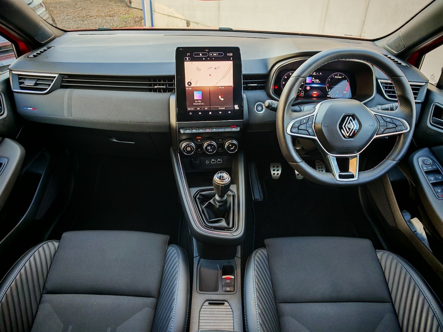 Used Renault Clio 2024 for sale - 76873059: Photo 9