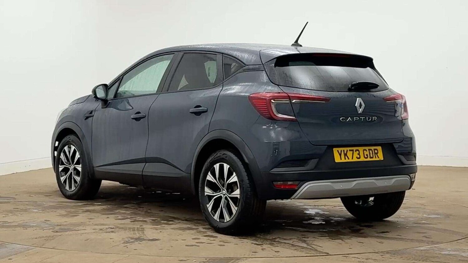 Used Renault Captur 2023 for sale - 77740108: Photo 5