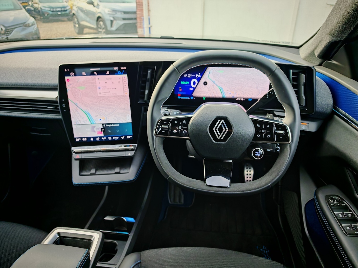 Used Renault Scenic E-Tech 2024 for sale - 76869579: Photo 12