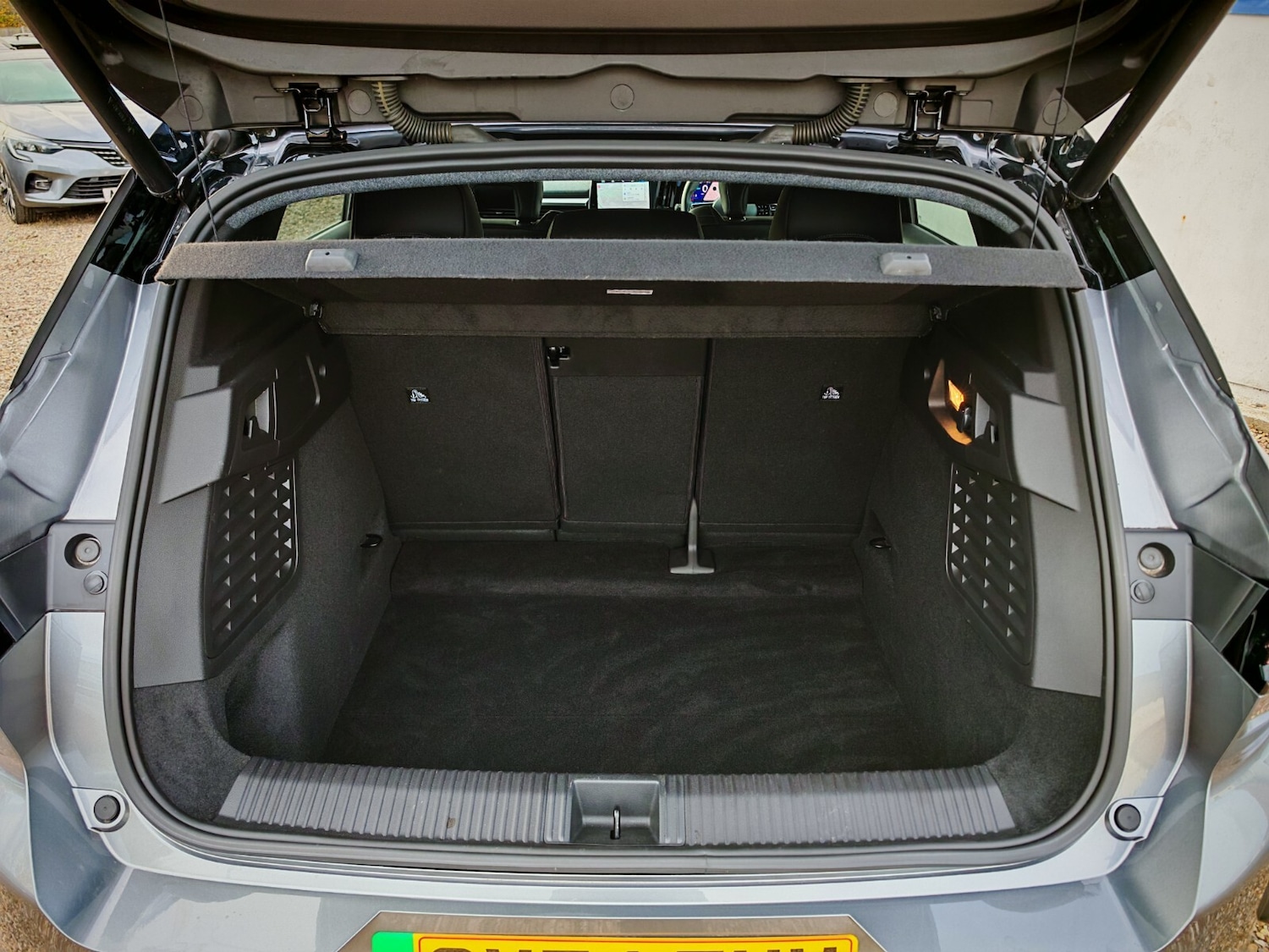 Used Renault Scenic E-Tech 2024 for sale - 76869579: Photo 23