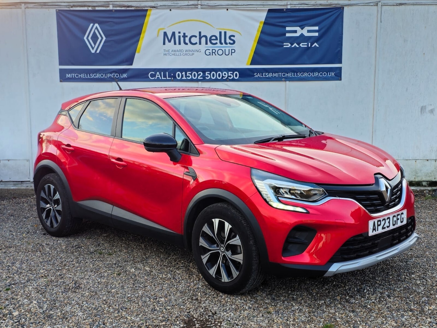 Used Renault Captur 2023 for sale - 76557000: Photo 2