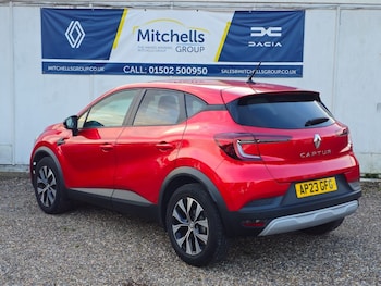 Used Renault Captur 2023 for sale - 76557000: Photo