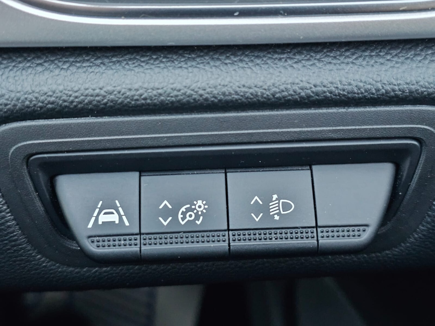 Used Renault Captur 2023 for sale - 76563899: Photo 10