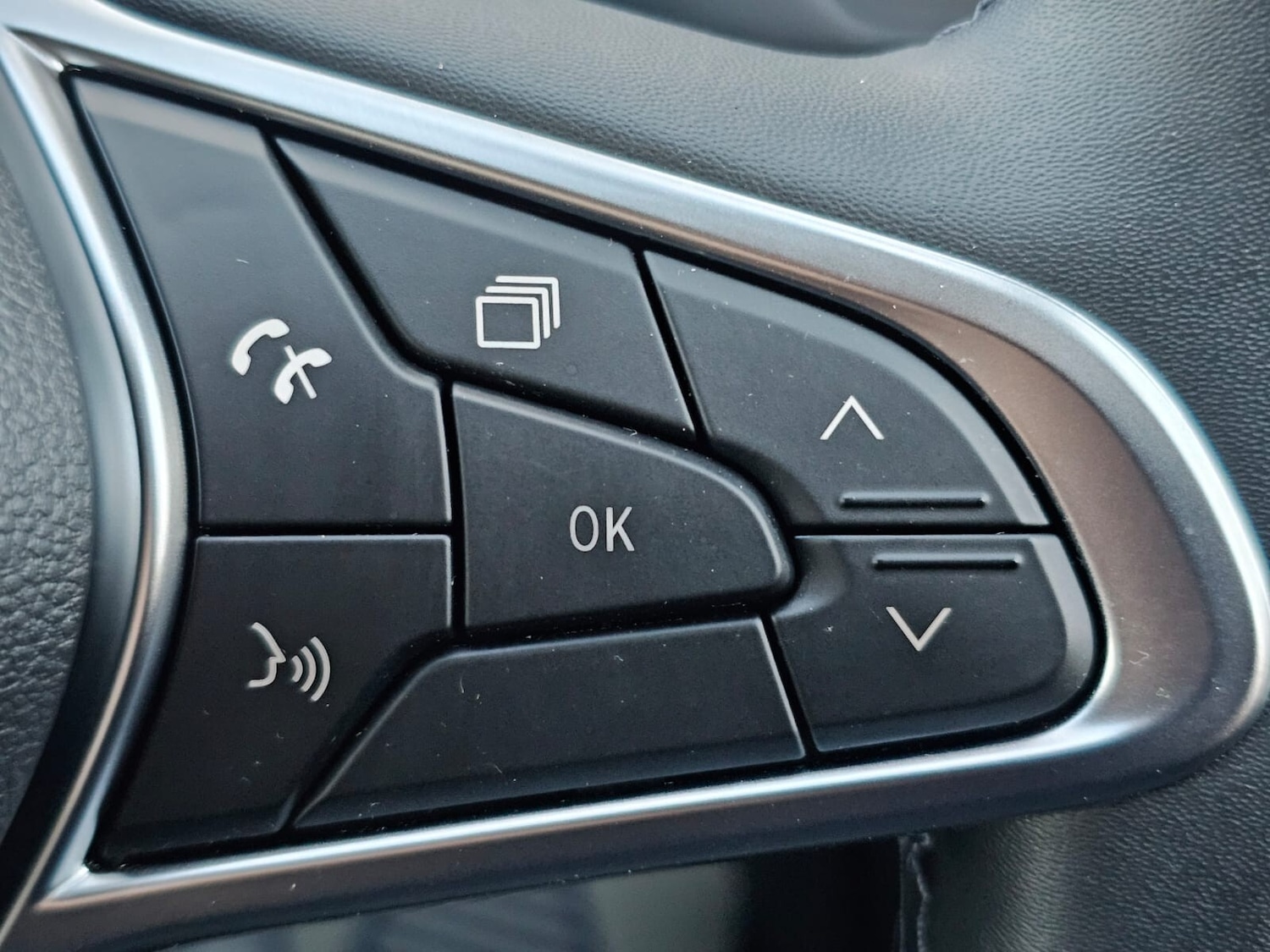 Used Renault Captur 2023 for sale - 76563899: Photo 17