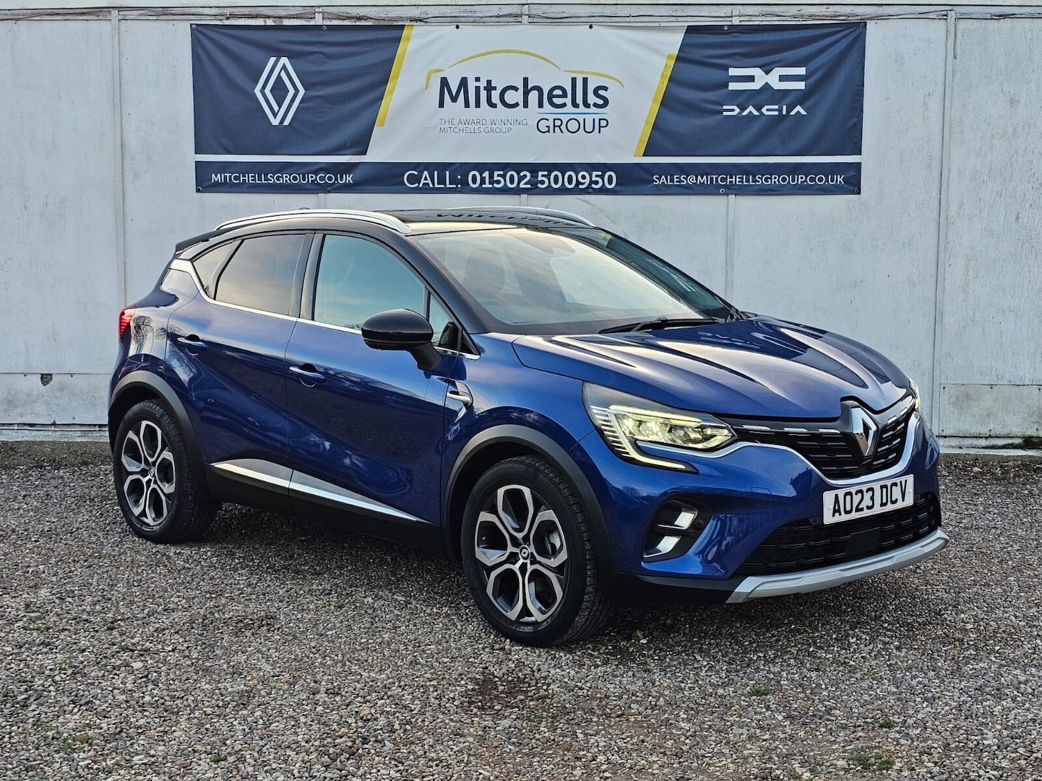 Used Renault Captur 2023 for sale - 76563899: Photo 2