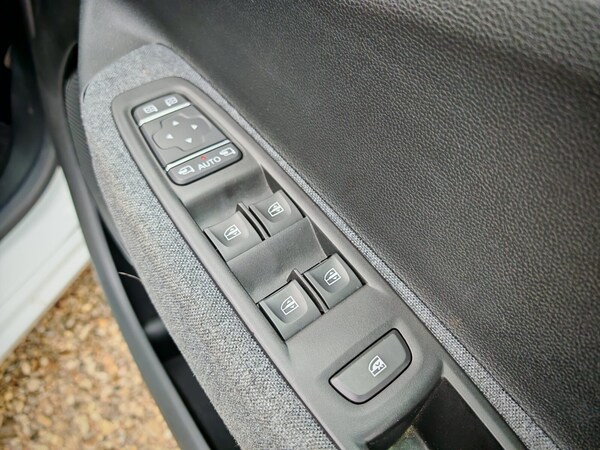 Used Renault Zoe 2022 for sale - 76203847: Photo 16