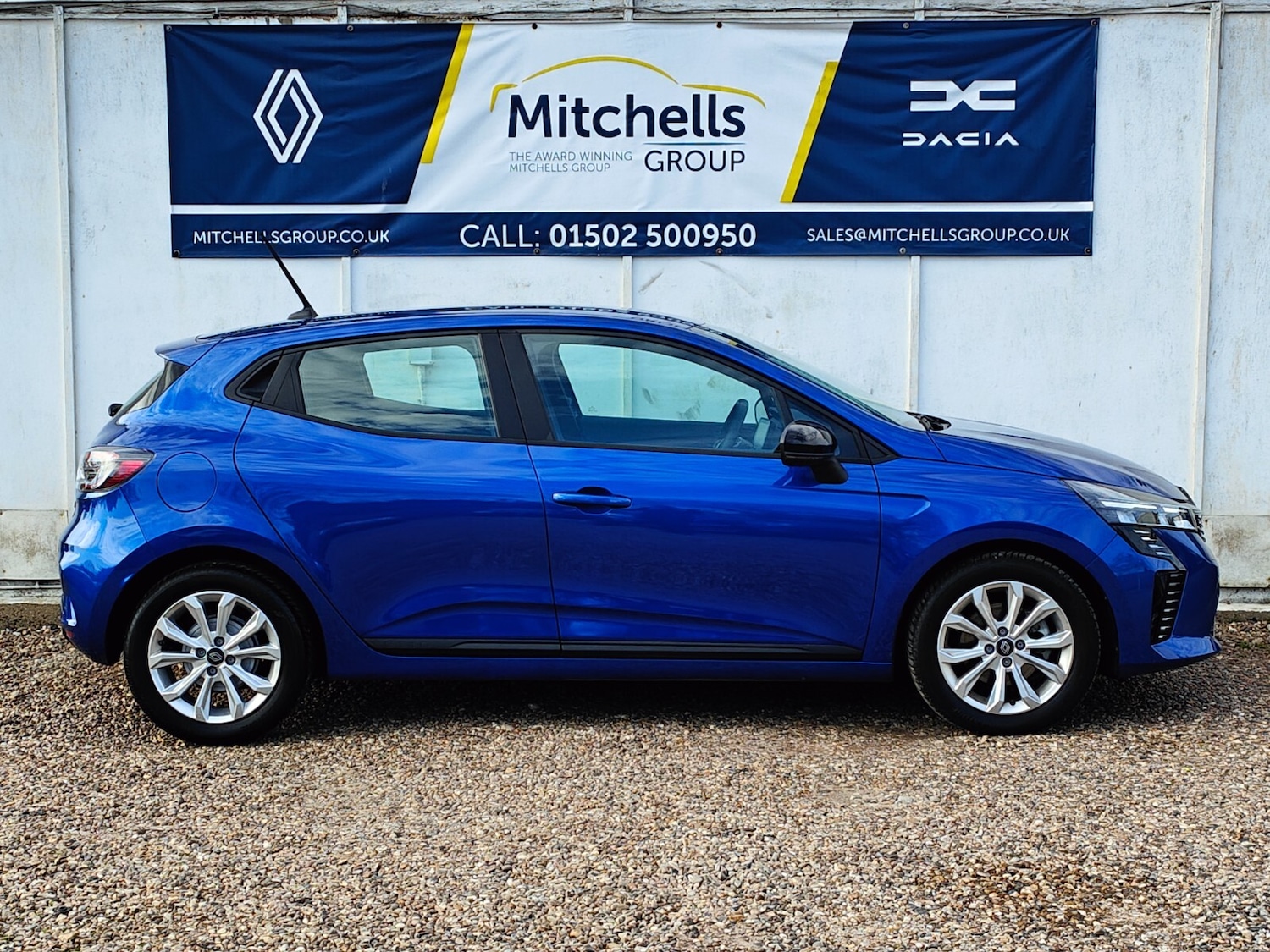 Used Renault Clio 2024 for sale - 76203749: Photo 3