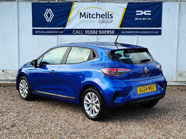 Used Renault Clio 2024 for sale - 76203749: Photo 4