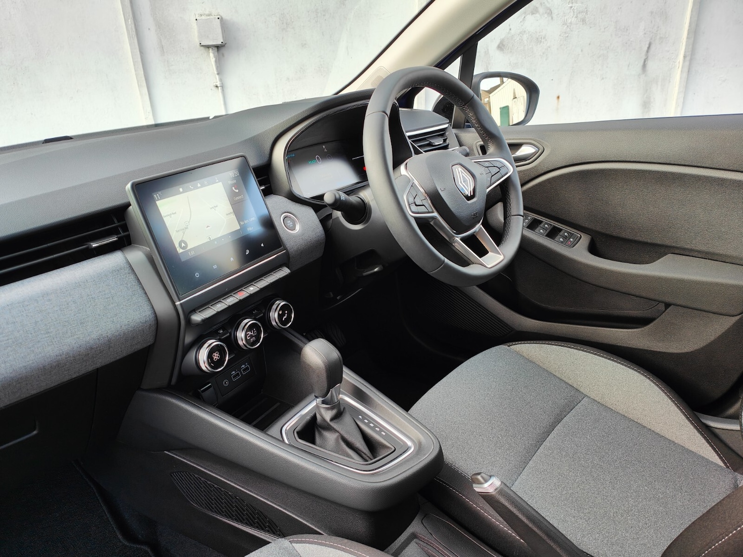 Used Renault Clio 2024 for sale - 76203749: Photo 7