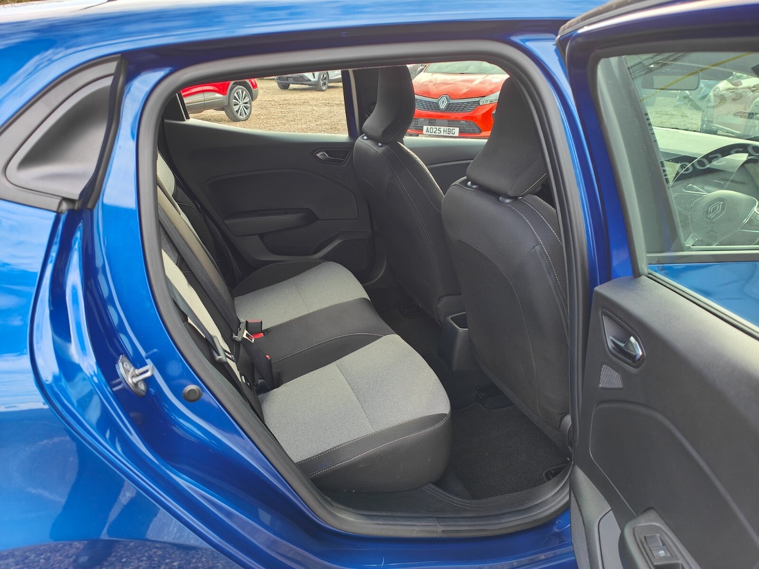 Used Renault Clio 2024 for sale - 76203749: Photo 9