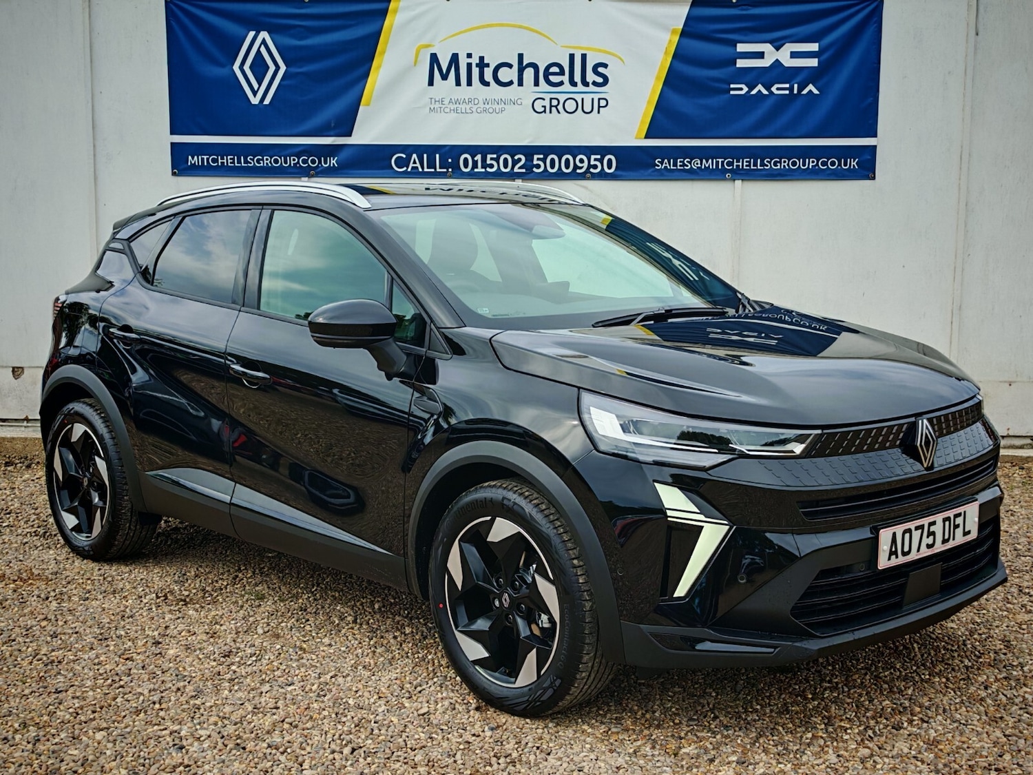 Used Renault Captur 2025 for sale - 76871378: Photo 2