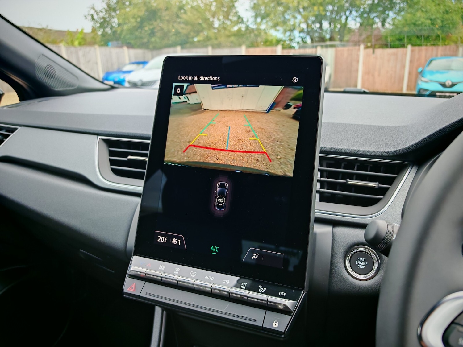 Used Renault Captur 2025 for sale - 76871378: Photo 21