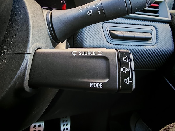 Used Renault Clio 2023 for sale - 76203838: Photo 19