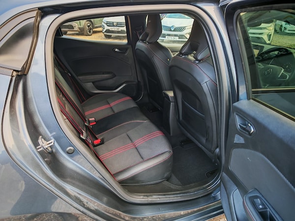 Used Renault Clio 2023 for sale - 76203838: Photo 9
