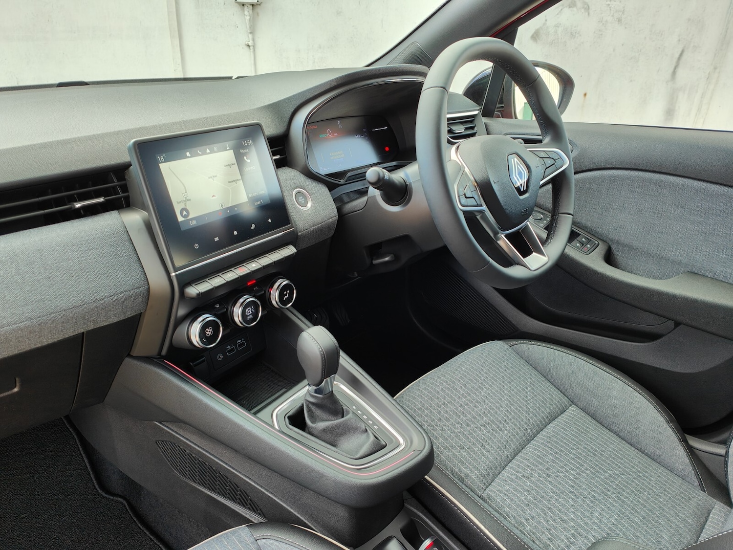 Used Renault Clio 2024 for sale - 76355038: Photo 5
