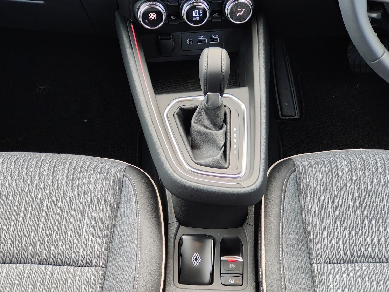 Used Renault Clio 2024 for sale - 76355038: Photo 9