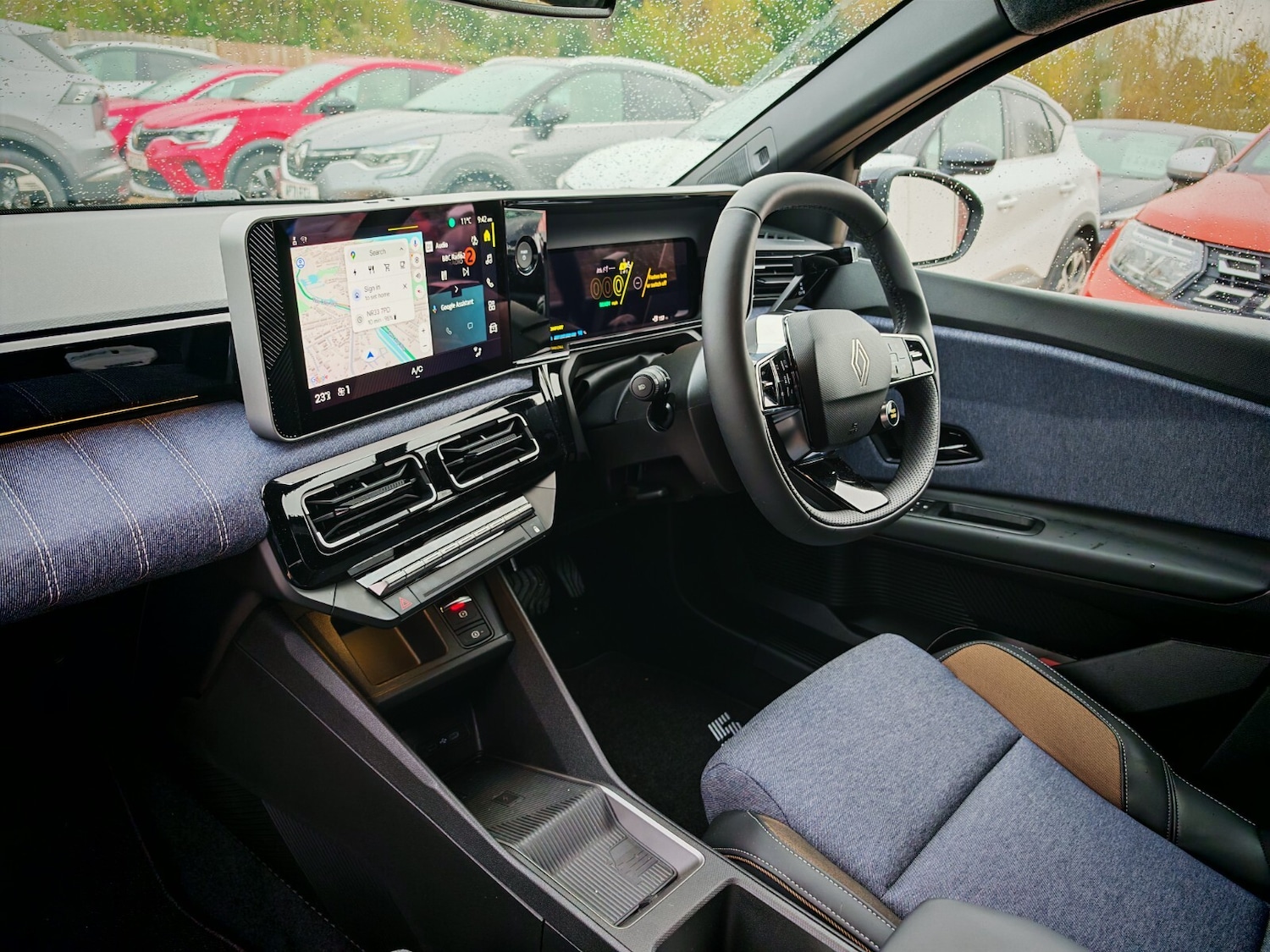 Used Renault 5 2025 for sale - 76874970: Photo 8