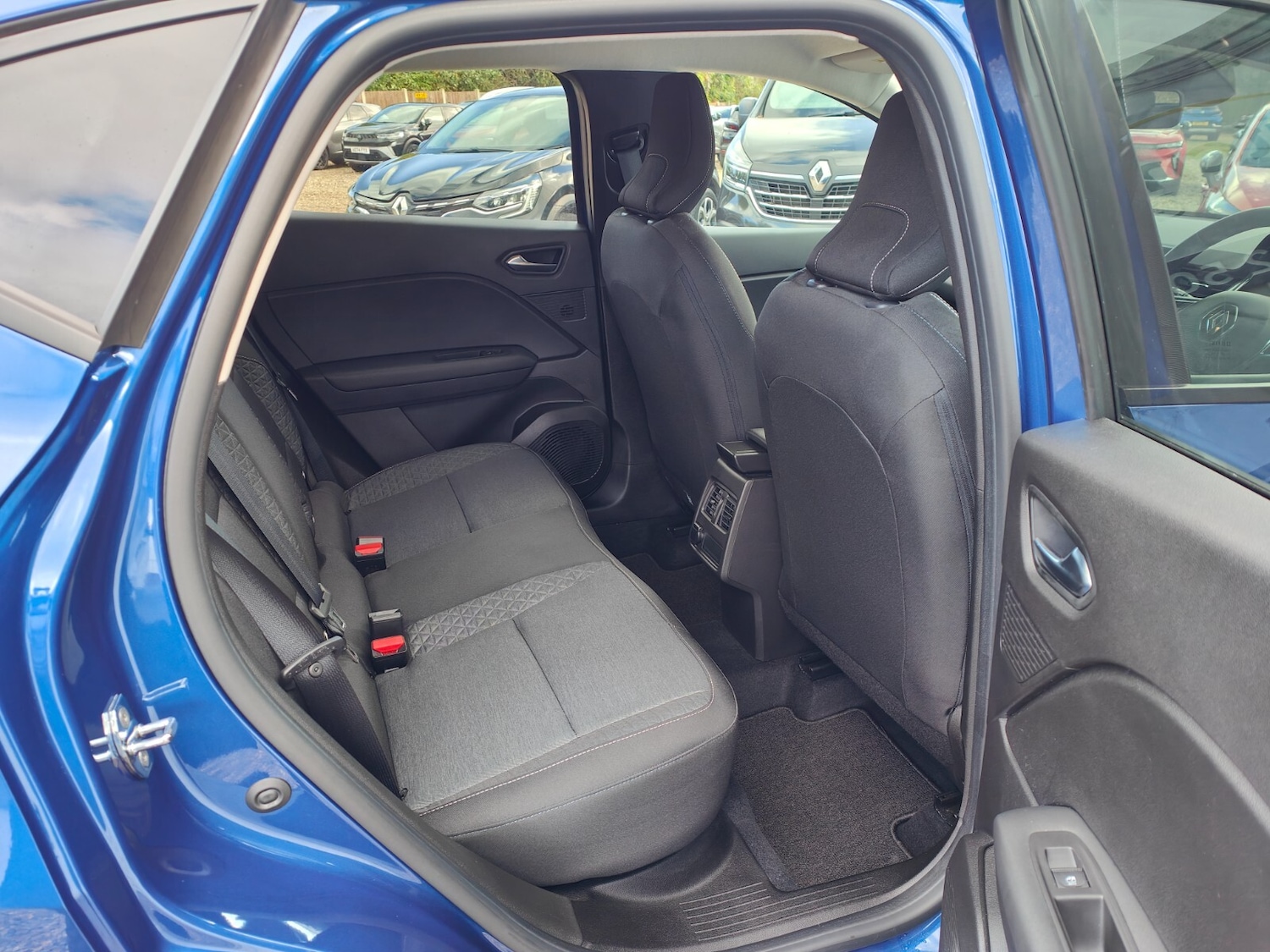 Used Renault Captur 2022 for sale - 76393626: Photo 9