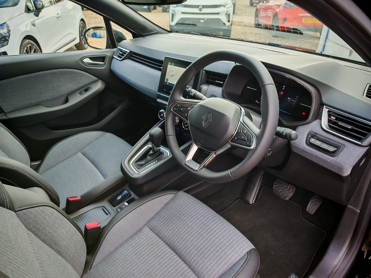 Used Renault Clio 2025 for sale - 76871512: Photo 14