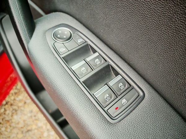 Used Renault Captur 2023 for sale - 76203596: Photo 18
