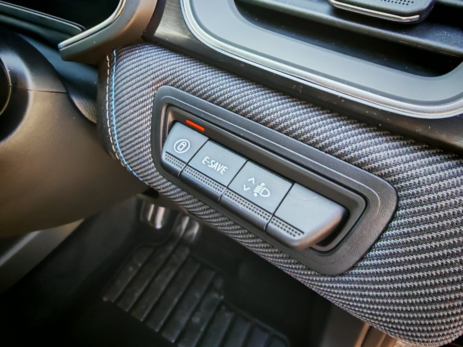 Used Renault Captur 2024 for sale - 76874229: Photo 18