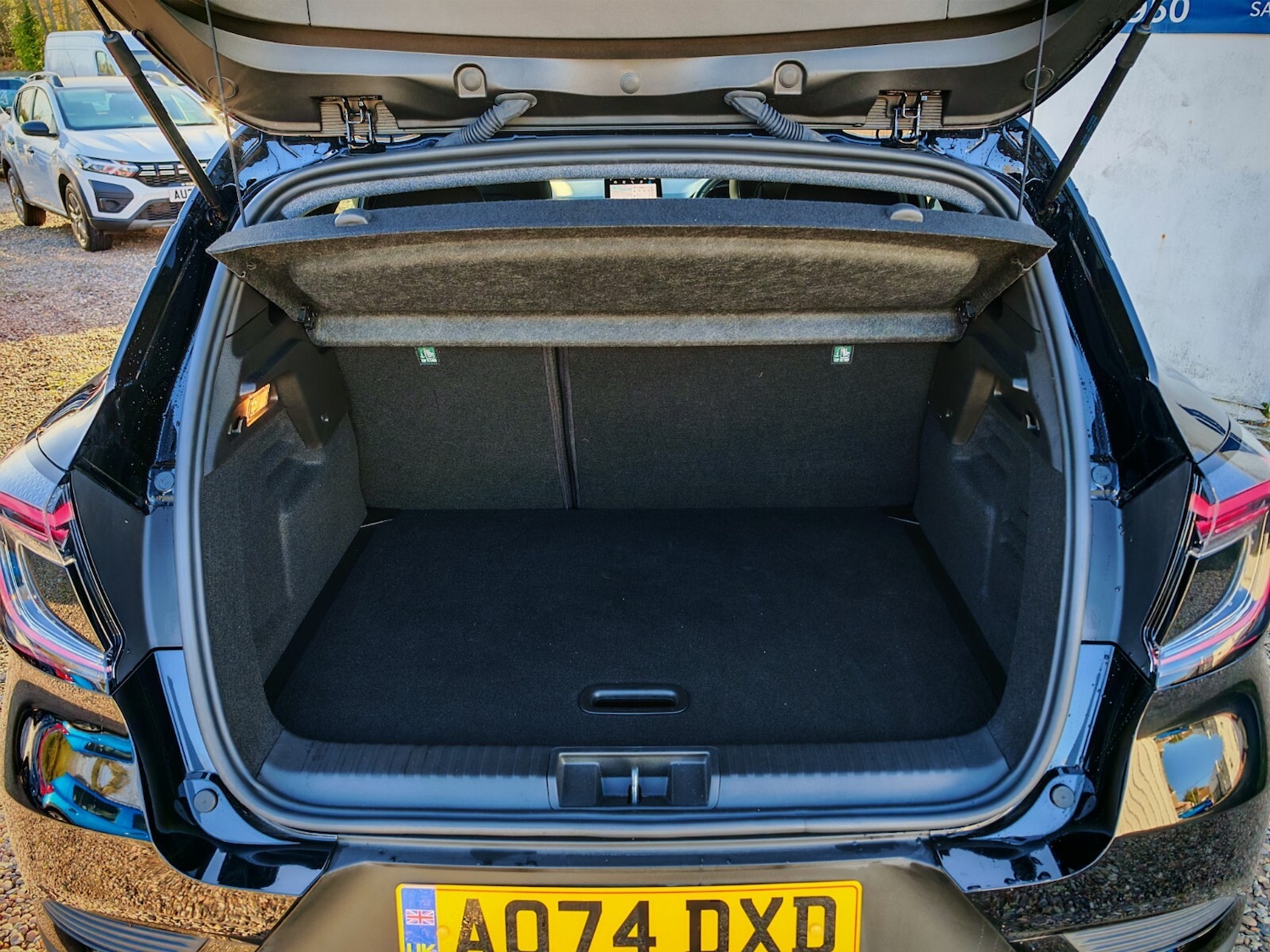 Used Renault Captur 2024 for sale - 76874229: Photo 24