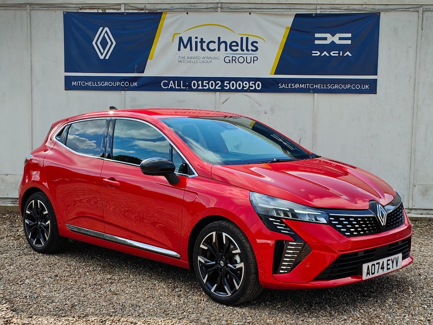 Used Renault Clio 2024 for sale - 76869163: Photo 2