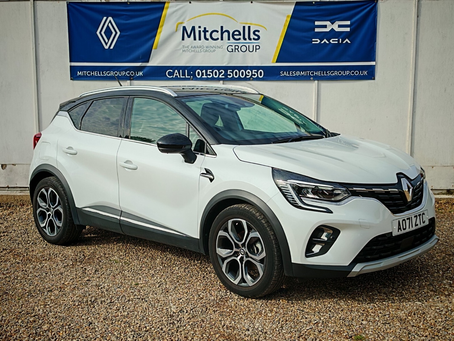 Used Renault Captur 2021 for sale - 76203569: Photo 2