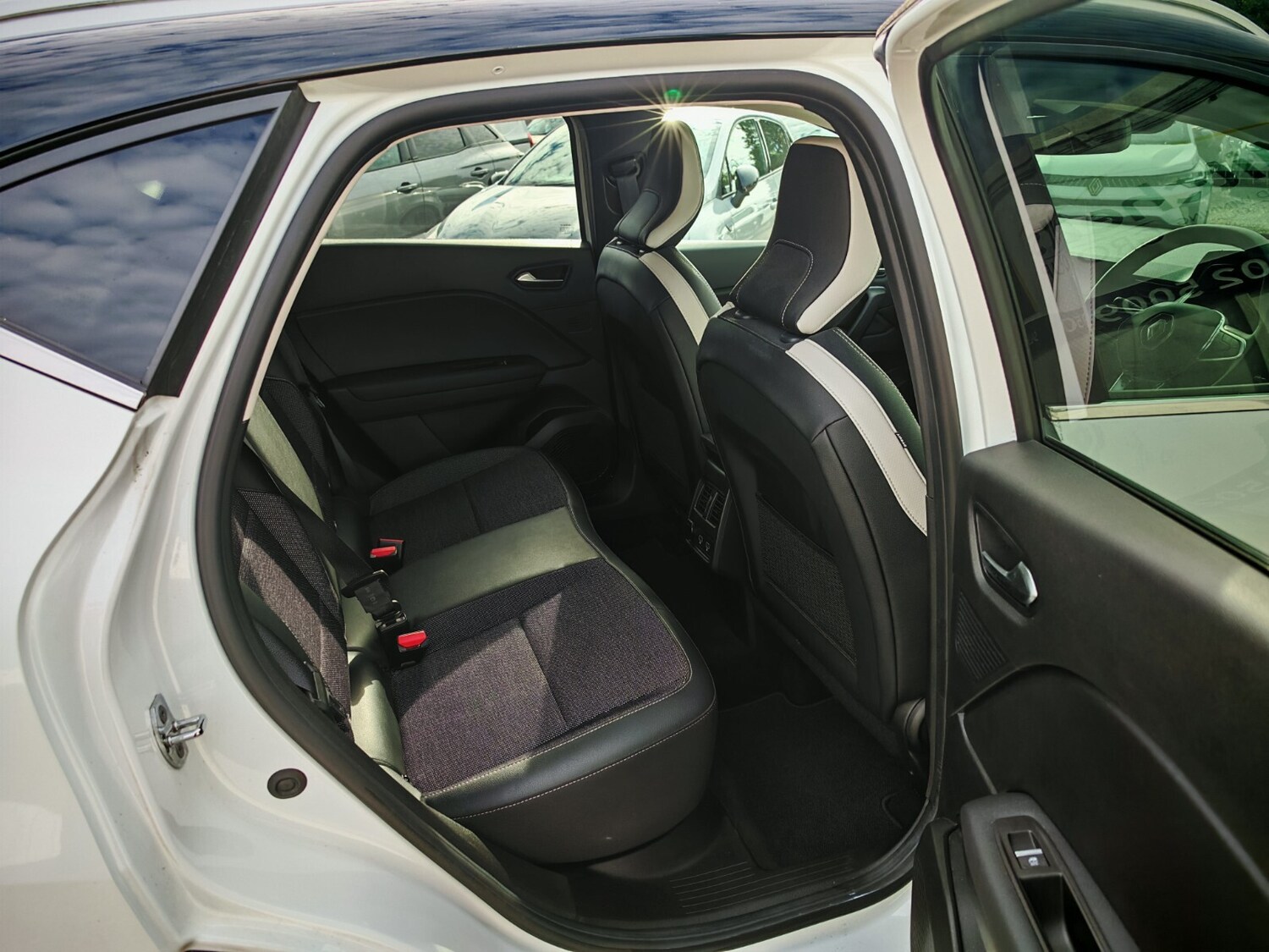 Used Renault Captur 2021 for sale - 76203569: Photo 8