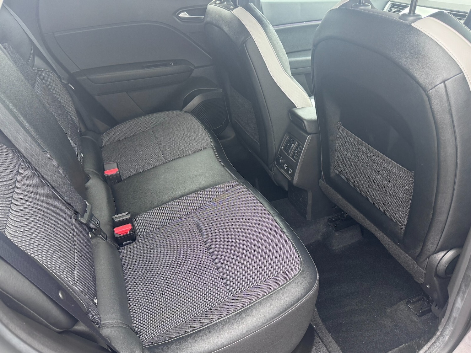 Used Renault Captur 2022 for sale - 76717282: Photo 24