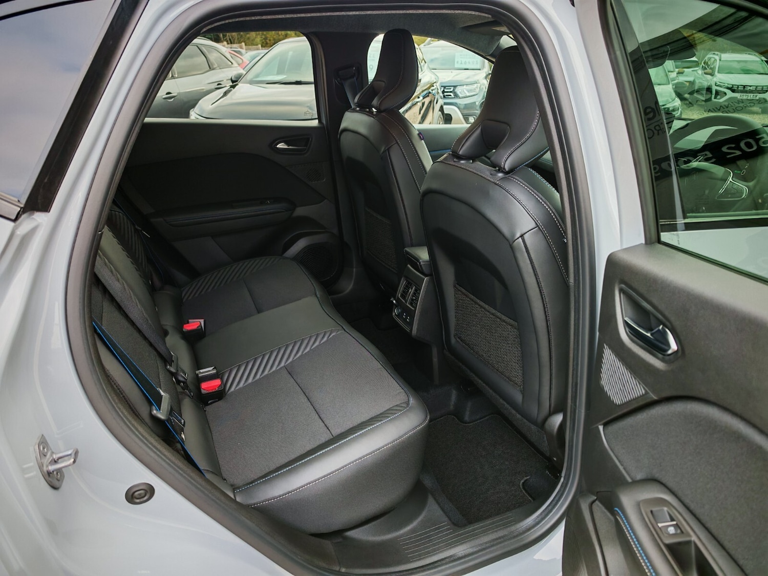 Used Renault Captur 2025 for sale - 76523644: Photo 8