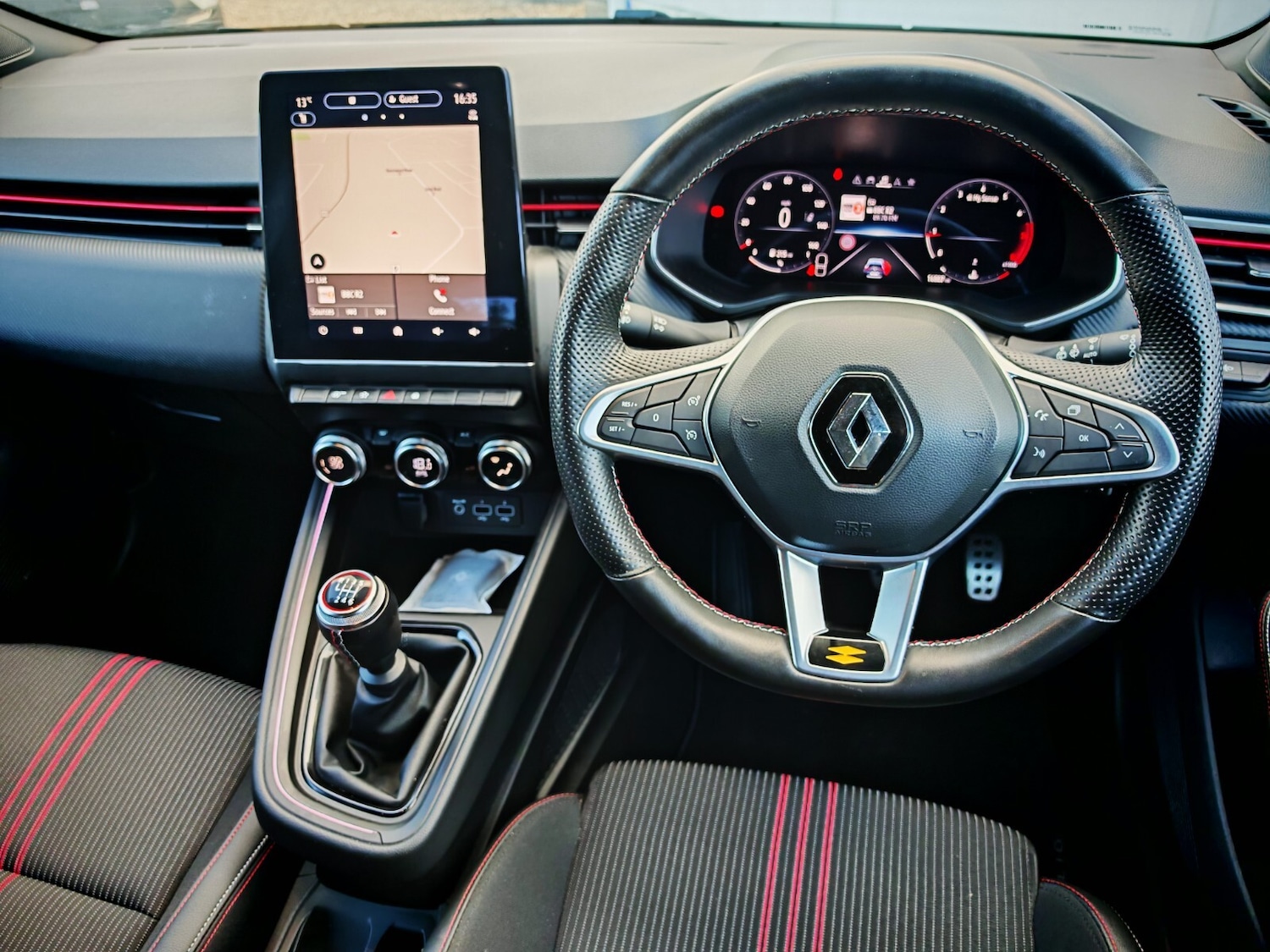 Used Renault Clio 2023 for sale - 76870802: Photo 12