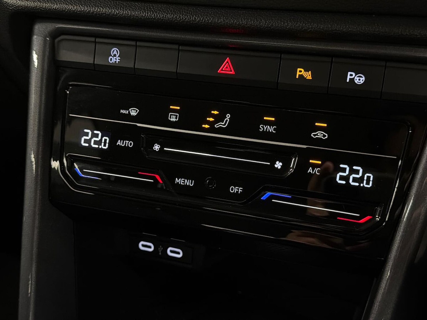 Used Volkswagen T-Roc 2024 for sale - 76396903: Photo 12