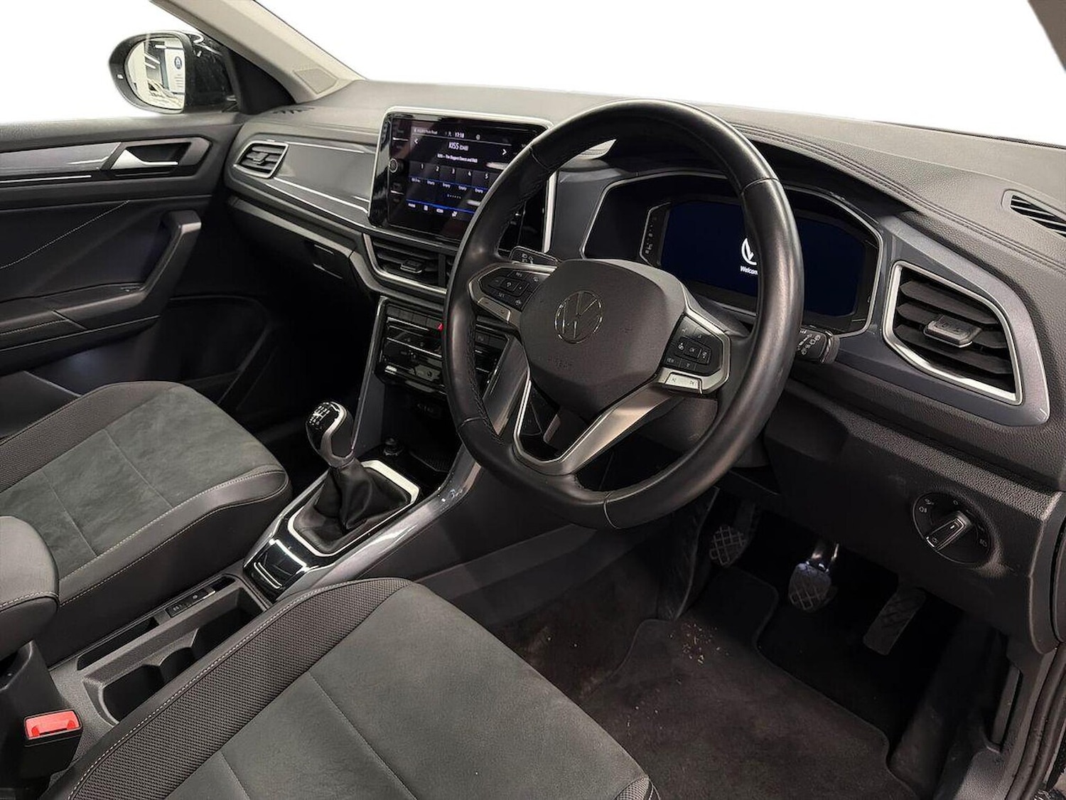 Used Volkswagen T-Roc 2024 for sale - 76396903: Photo 15