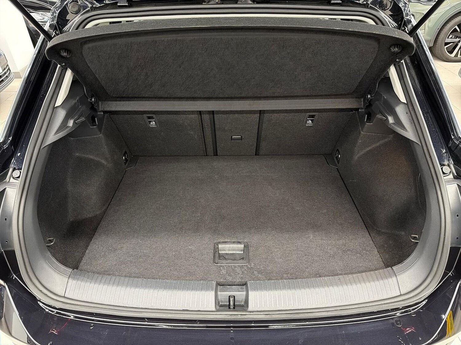 Used Volkswagen T-Roc 2024 for sale - 76396903: Photo 17