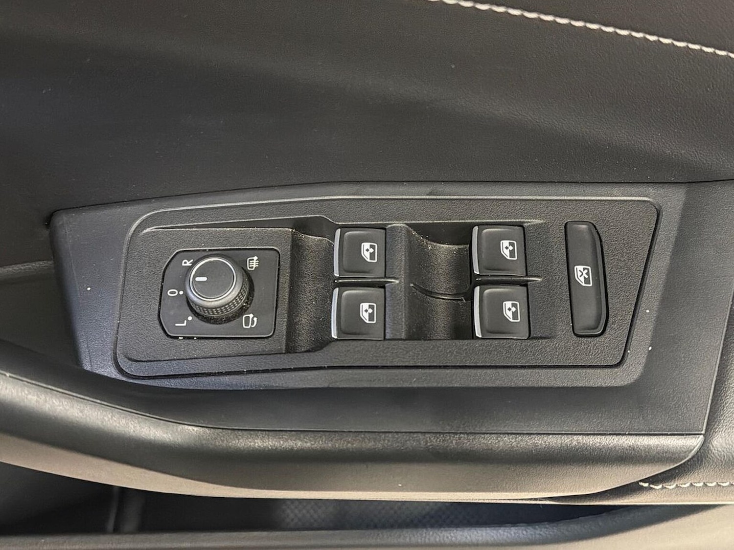 Used Volkswagen T-Roc 2024 for sale - 76396903: Photo 21