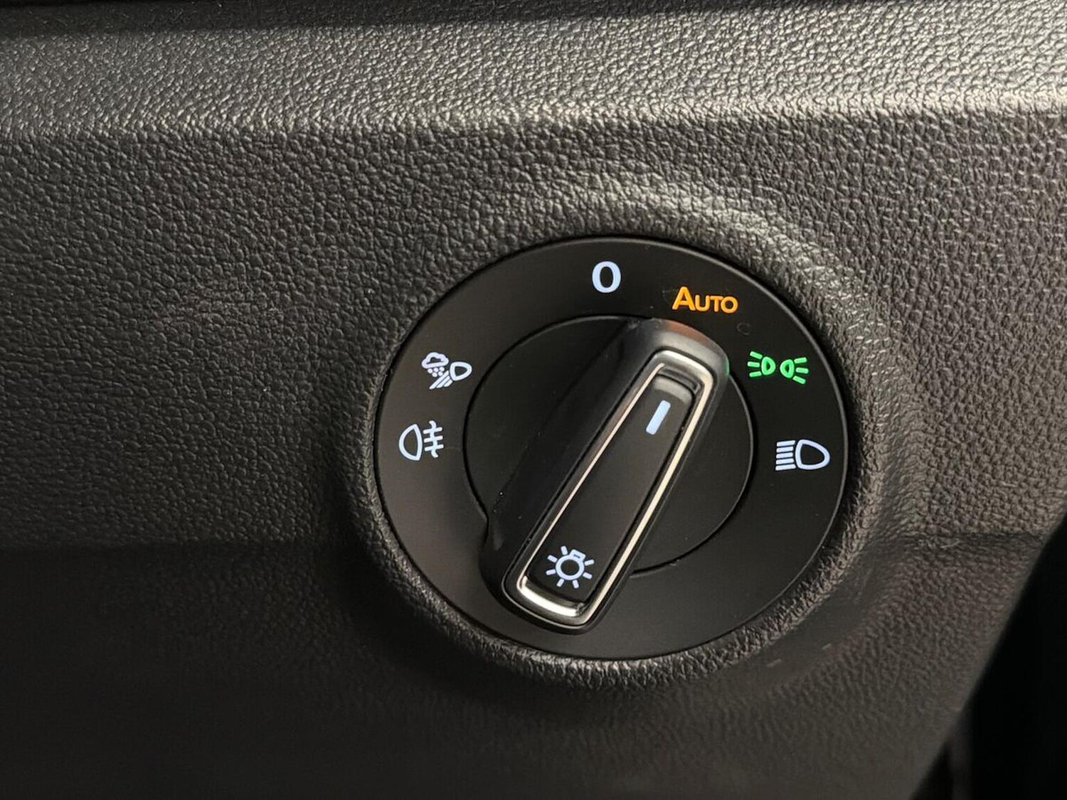 Used Volkswagen T-Roc 2024 for sale - 76396903: Photo 22