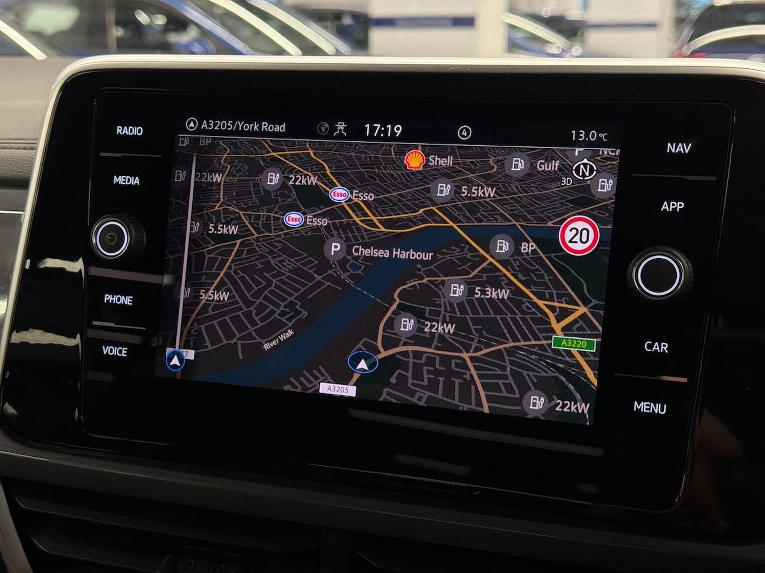 Used Volkswagen T-Roc 2024 for sale - 76396903: Photo 24