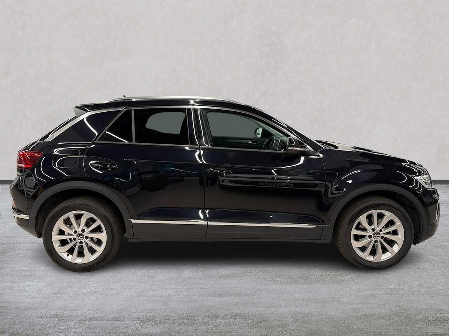 Used Volkswagen T-Roc 2024 for sale - 76396903: Photo 3