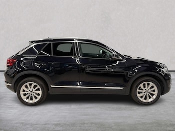 Used Volkswagen T-Roc 2024 for sale - 76396903: Photo