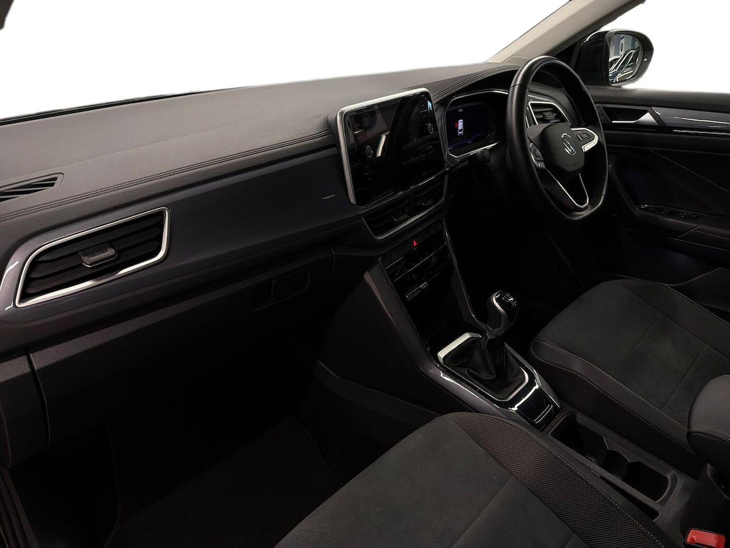 Used Volkswagen T-Roc 2024 for sale - 76396903: Photo 7