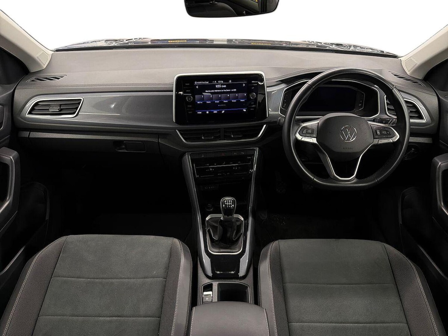 Used Volkswagen T-Roc 2024 for sale - 76396903: Photo 8