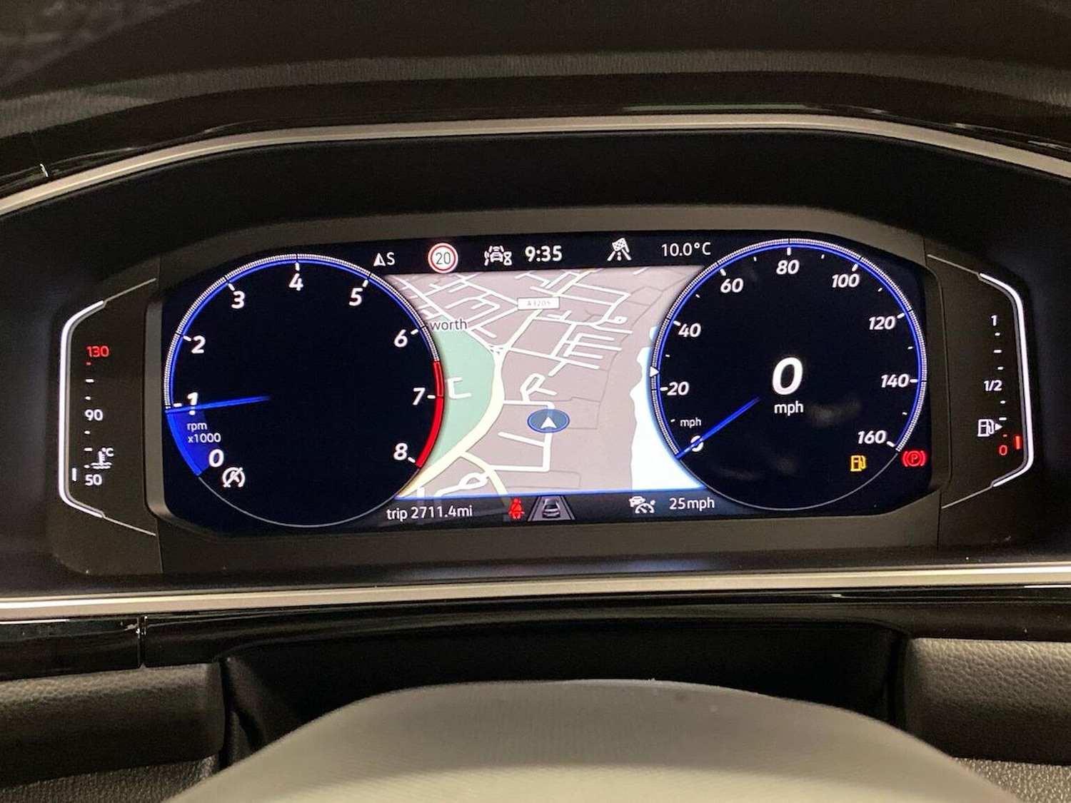 Used Volkswagen T-Roc 2022 for sale - 76637772: Photo 10