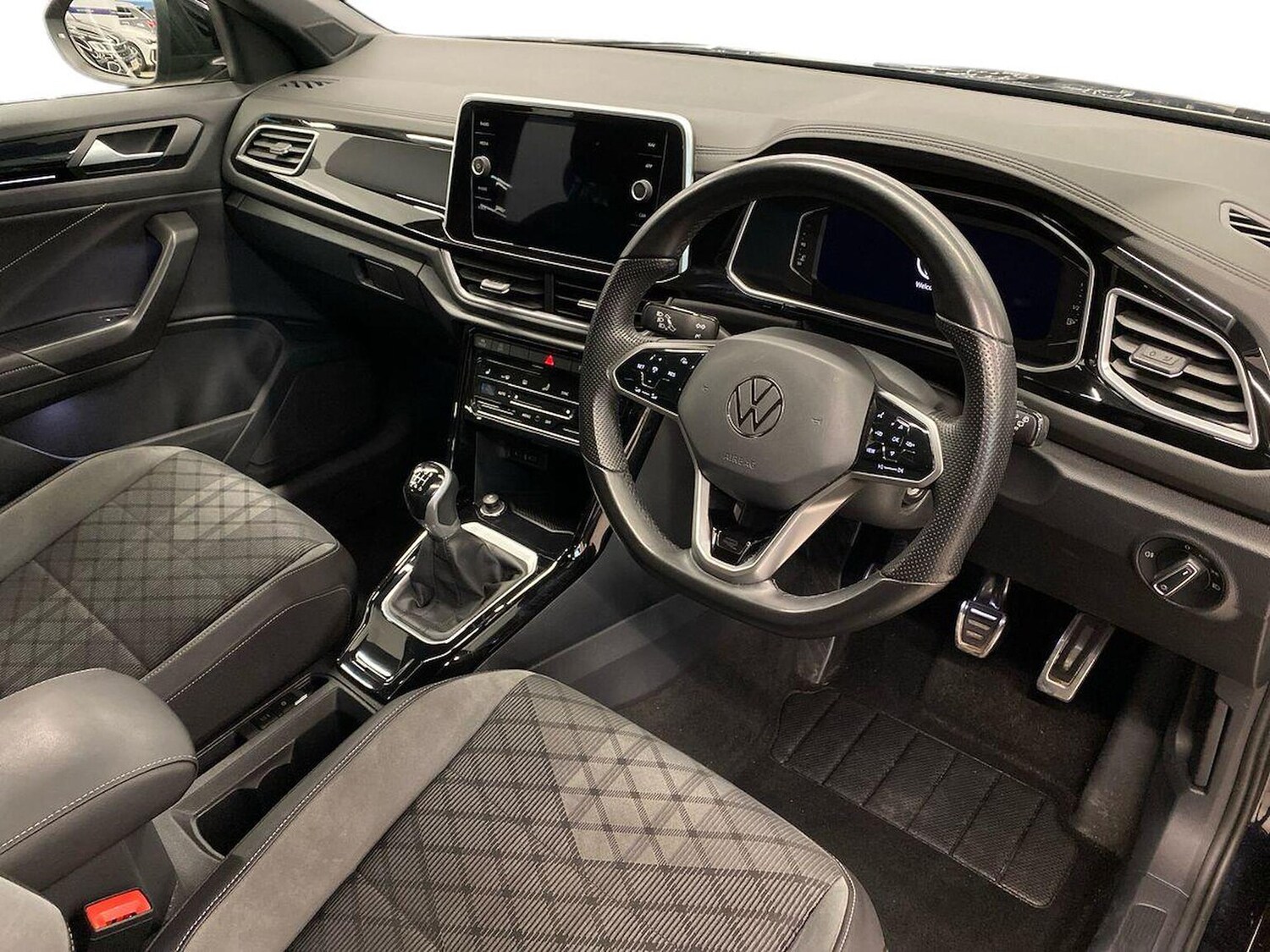 Used Volkswagen T-Roc 2022 for sale - 76637772: Photo 15