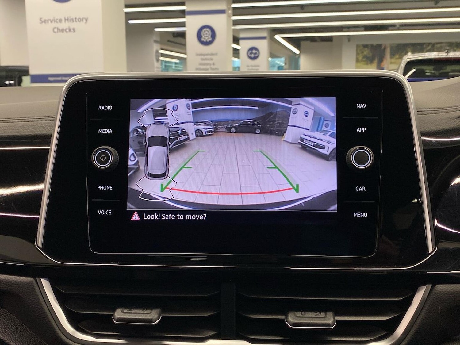 Used Volkswagen T-Roc 2022 for sale - 76637772: Photo 22